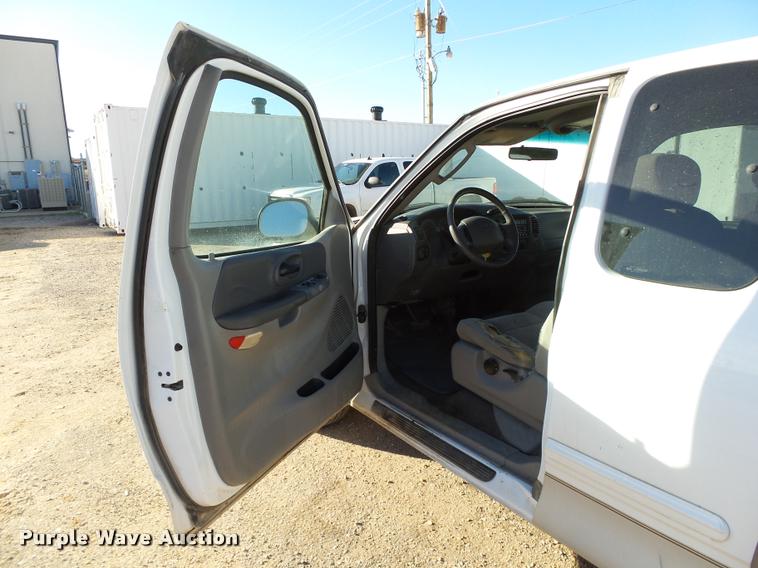 image for item DB0099 2002 Ford F150 XLT SuperCab pickup truck