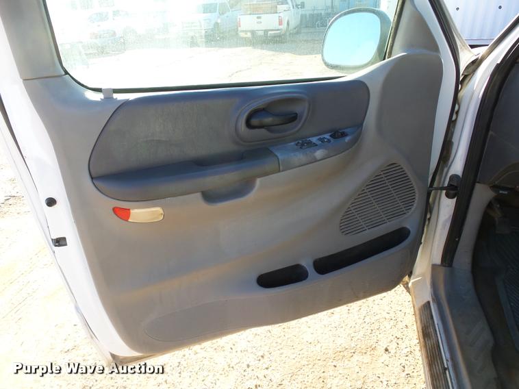 image for item DB0099 2002 Ford F150 XLT SuperCab pickup truck