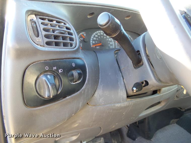 image for item DB0099 2002 Ford F150 XLT SuperCab pickup truck