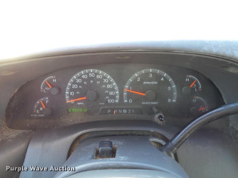 image for item DB0099 2002 Ford F150 XLT SuperCab pickup truck