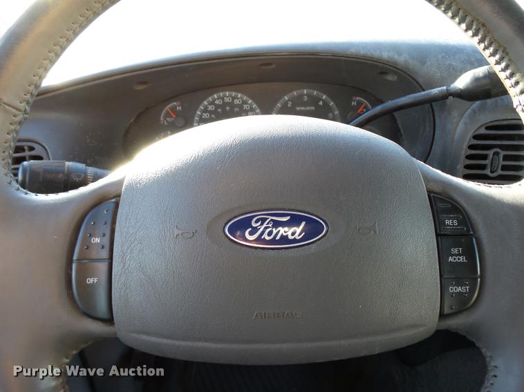 image for item DB0099 2002 Ford F150 XLT SuperCab pickup truck