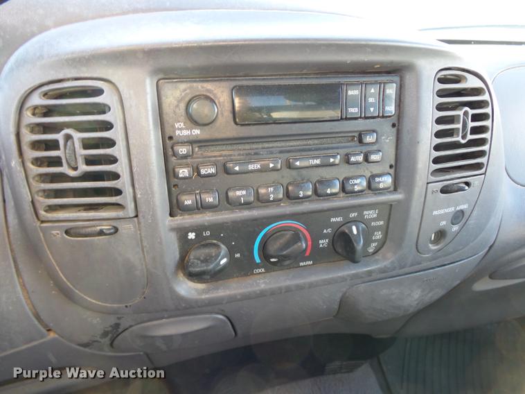 image for item DB0099 2002 Ford F150 XLT SuperCab pickup truck