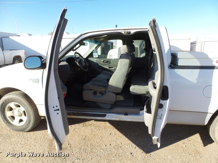 image for item DB0099 2002 Ford F150 XLT SuperCab pickup truck