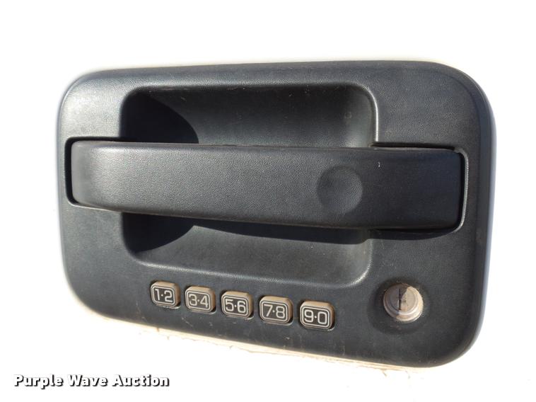 image for item DB0101 2013 Ford F150 XLT SuperCab pickup truck