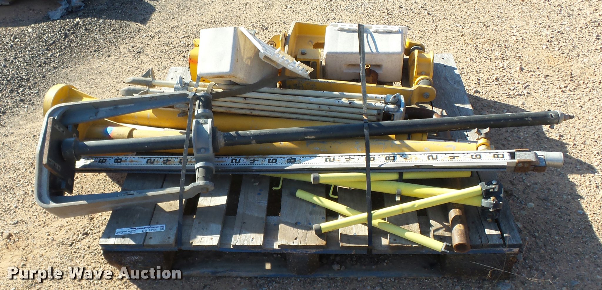 Surveying equipment in Edmond, OK Item BU9798 sold Purple Wave