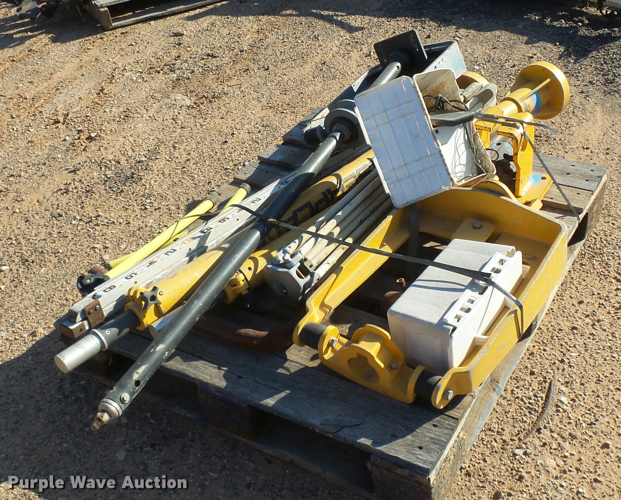Surveying equipment in Edmond, OK Item BU9798 sold Purple Wave