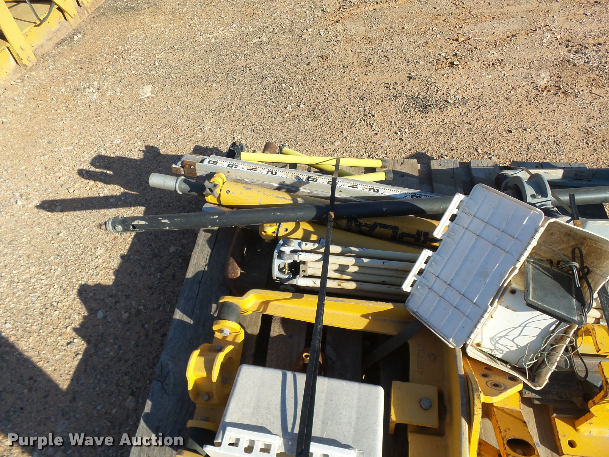 Surveying equipment in Edmond, OK Item BU9798 sold Purple Wave