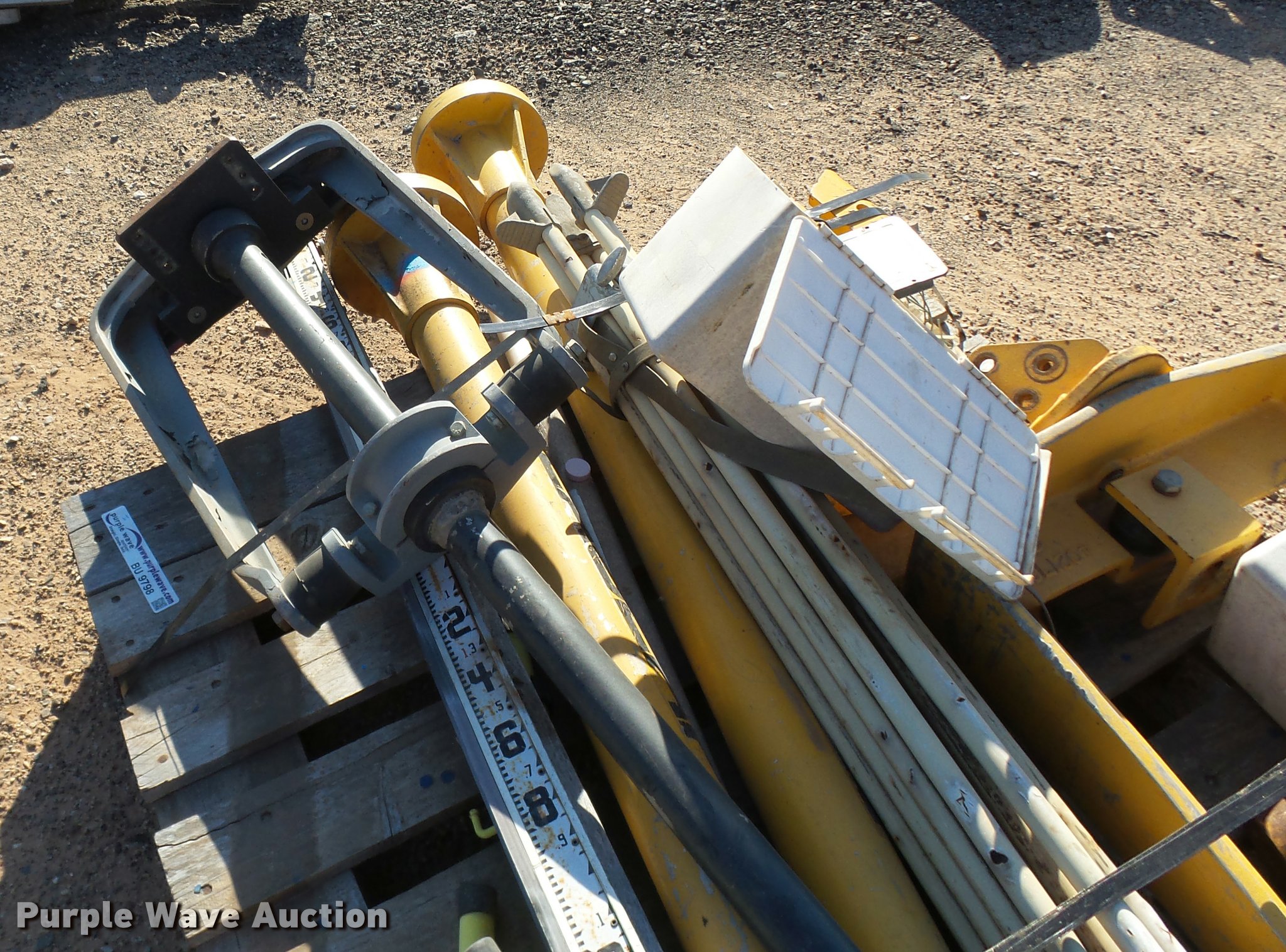 Surveying equipment in Edmond, OK Item BU9798 sold Purple Wave