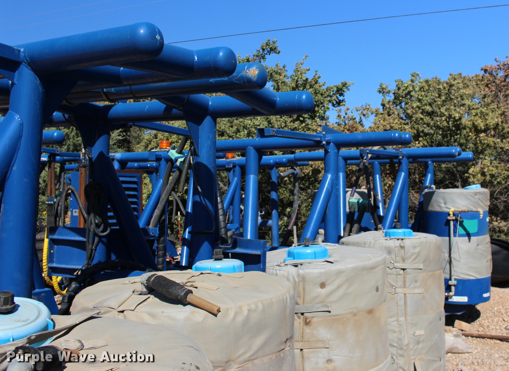 (5) headache racks in Edmond, OK Item BU9818 sold Purple Wave