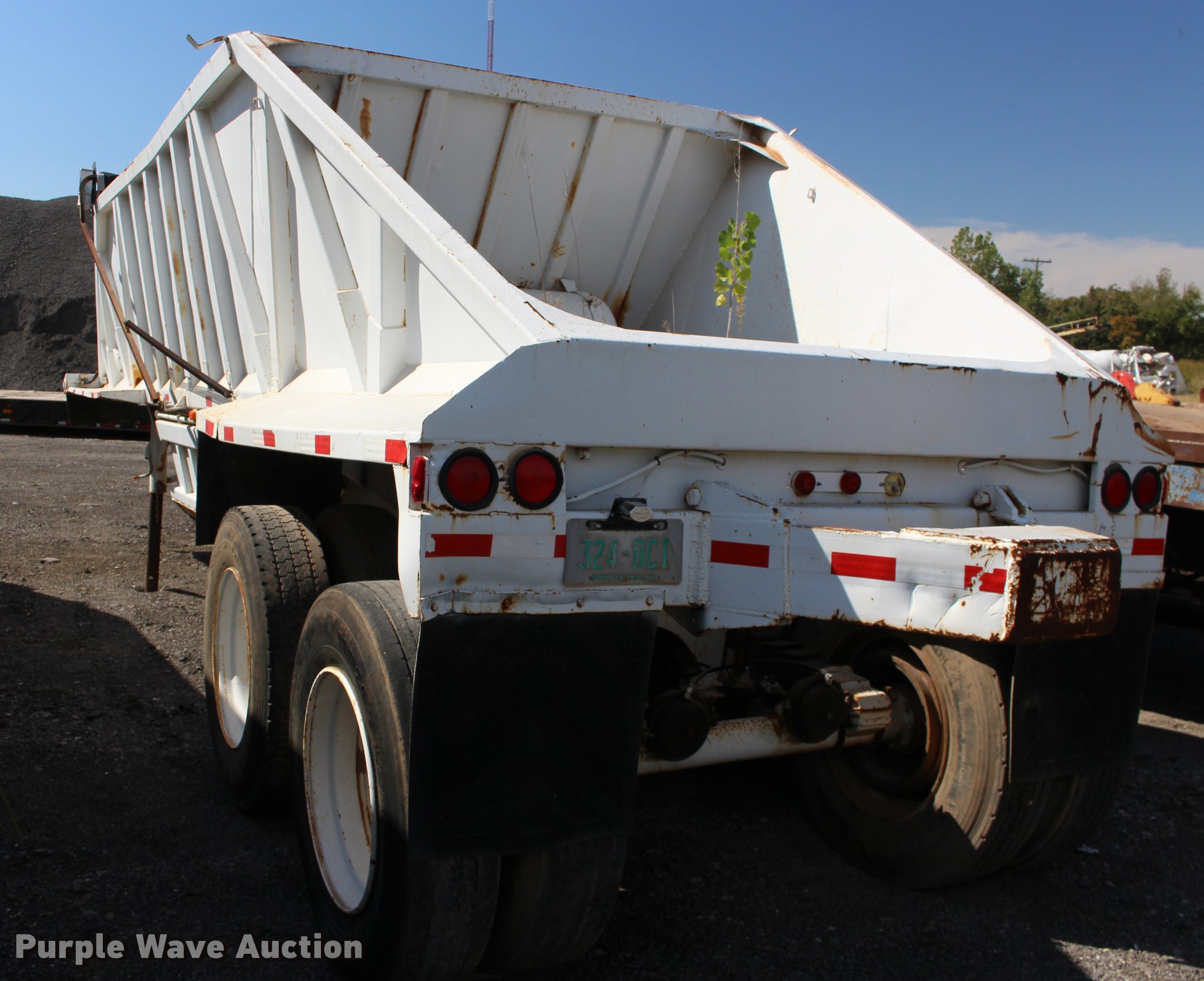 1979 General bottom dump trailer in Edmond, OK Item DB0059 sold Purple Wave