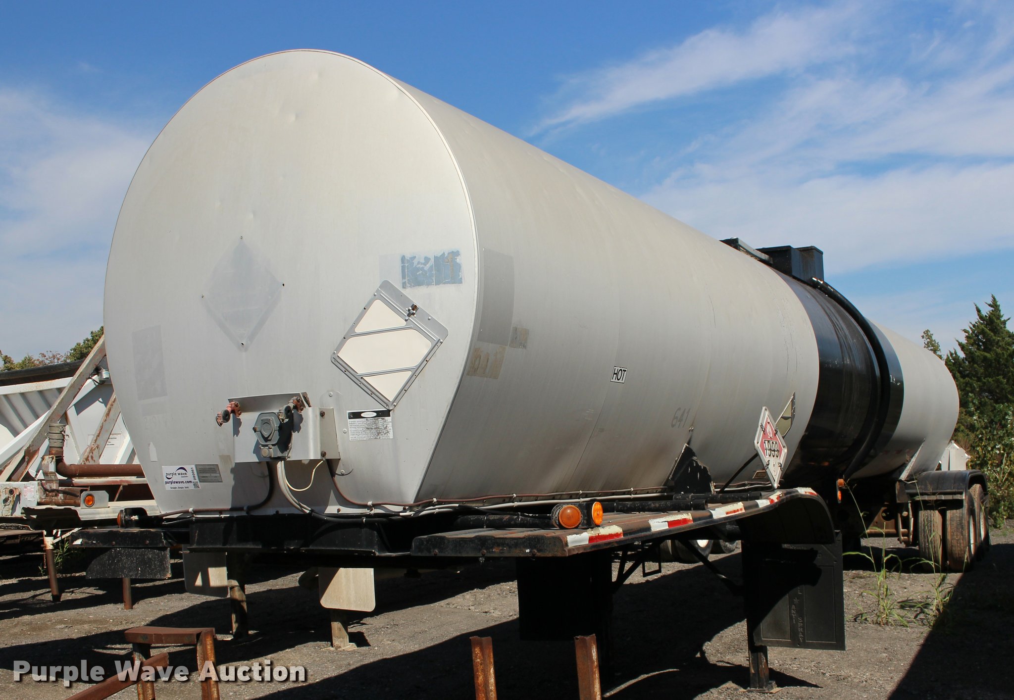1989 Fruehauf TEHF2R7000 tank trailer in Edmond, OK Item DB0061 sold Purple Wave