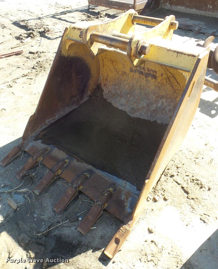 image for item BW9094 Caterpillar backhoe bucket