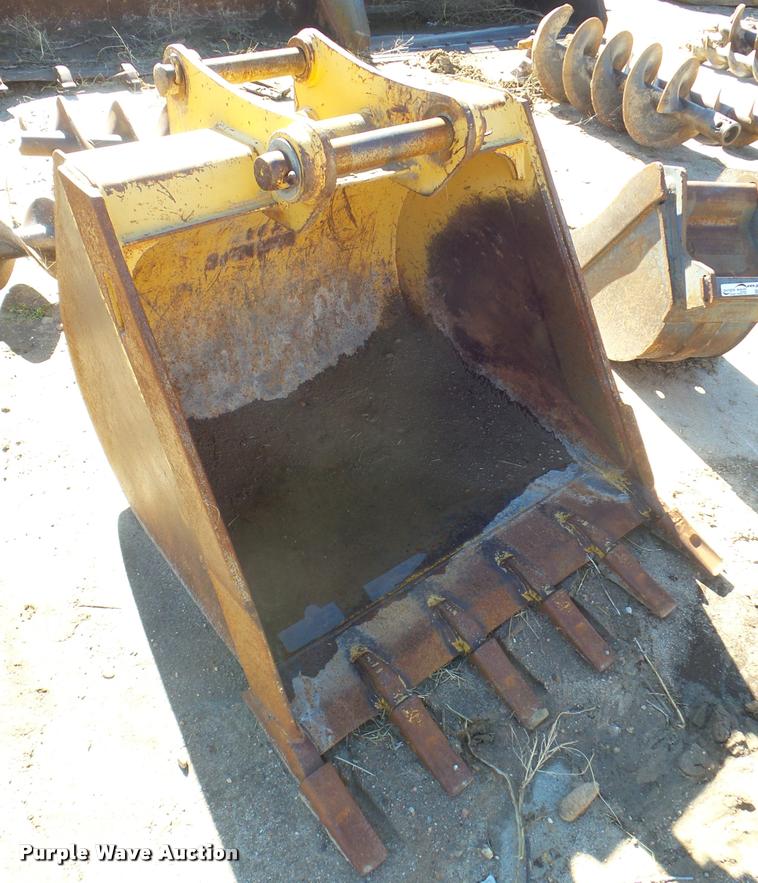 image for item BW9094 Caterpillar backhoe bucket