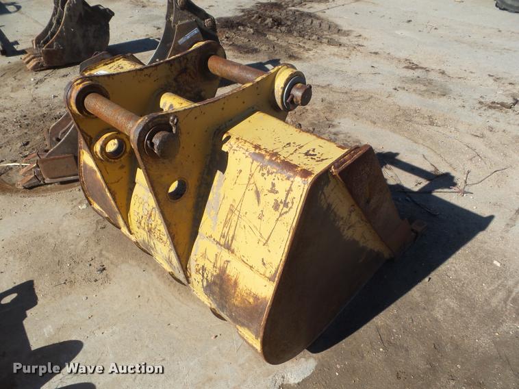 image for item BW9094 Caterpillar backhoe bucket
