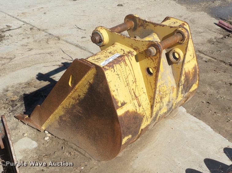 image for item BW9094 Caterpillar backhoe bucket