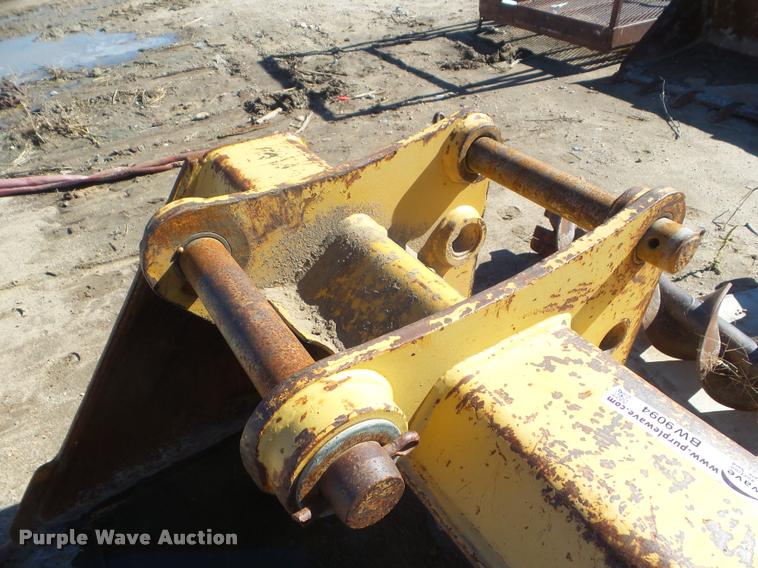 image for item BW9094 Caterpillar backhoe bucket