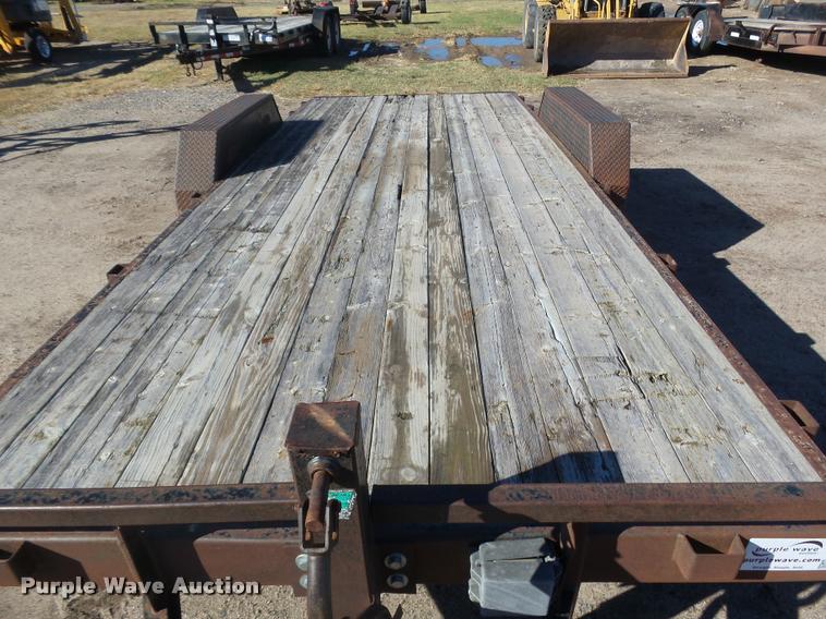 image for item DA4694 2001 PJ utility trailer