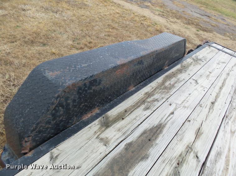 image for item DA4704 2008 PJ utility trailer