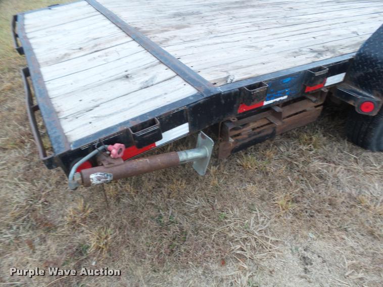 image for item DA4704 2008 PJ utility trailer