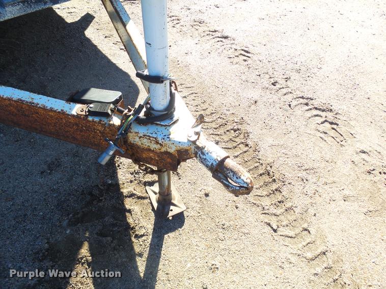 image for item DA4706 2002 Titan enclosed cargo trailer