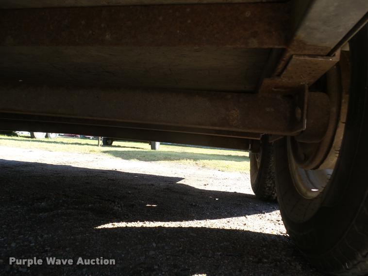 image for item DA4706 2002 Titan enclosed cargo trailer