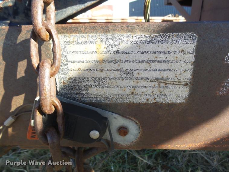 image for item DA4709 2003 Neal utility trailer