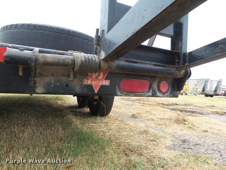 image for item DA4713 2007 PJ utility trailer