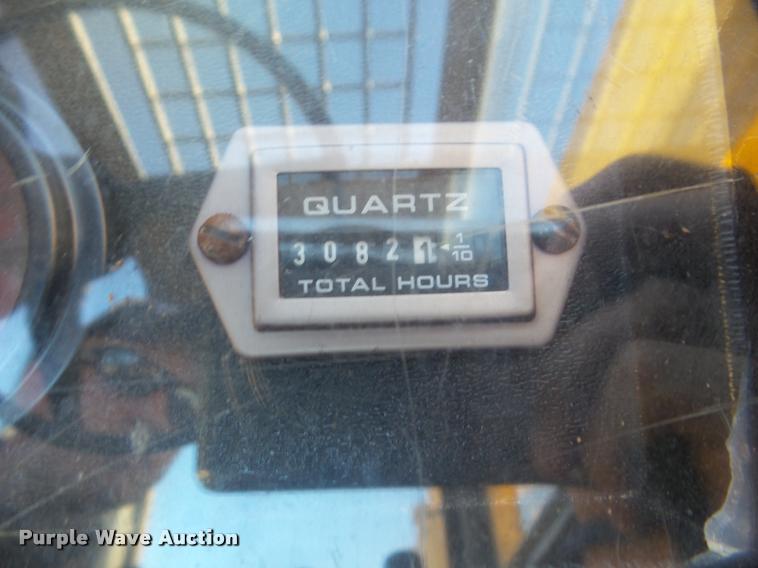 image for item DA4716 2001 Gehl 553 telehandler