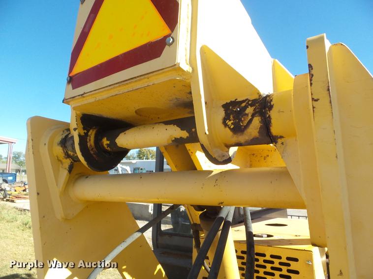 image for item DA4716 2001 Gehl 553 telehandler