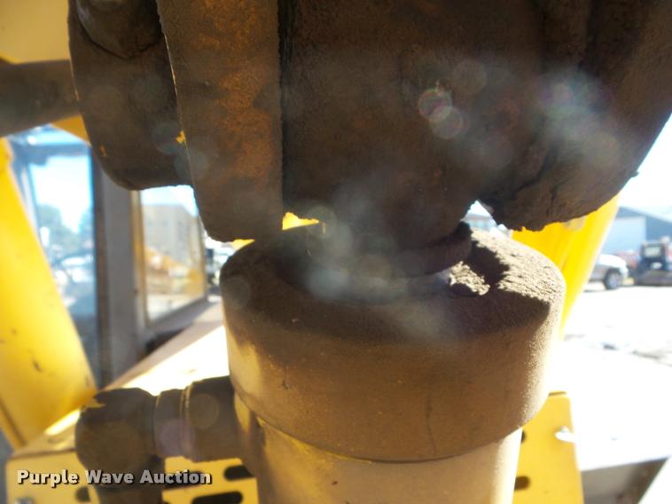 image for item DA4716 2001 Gehl 553 telehandler