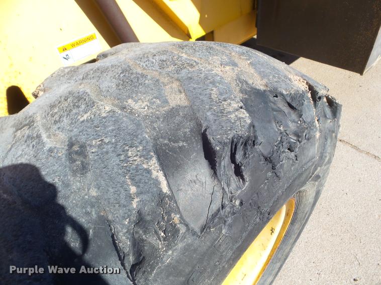 image for item DA4716 2001 Gehl 553 telehandler