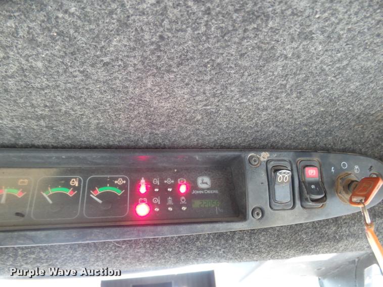 image for item DB1755 2003 John Deere 240 skid steer