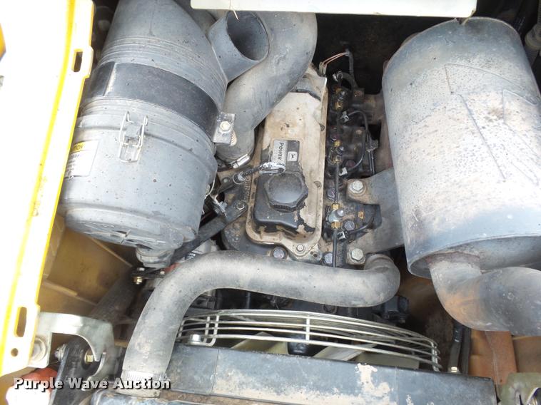 image for item DB1755 2003 John Deere 240 skid steer