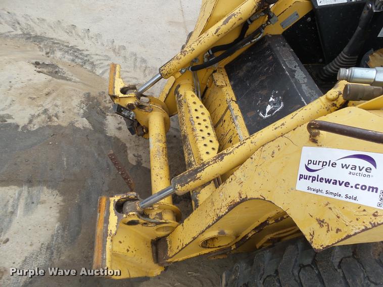 image for item DB1755 2003 John Deere 240 skid steer