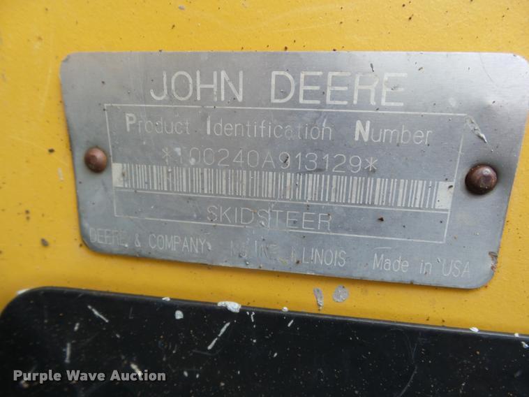 image for item DB1755 2003 John Deere 240 skid steer