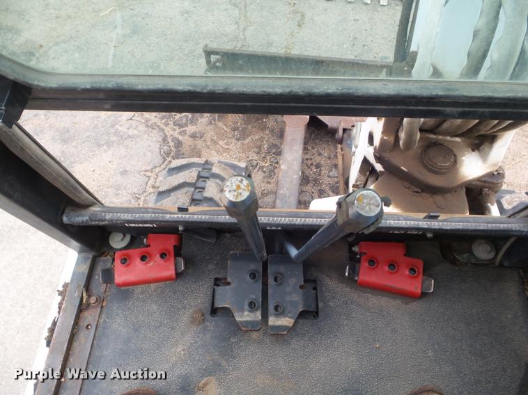 image for item DB3601 2000 Bobcat 331 compact excavator