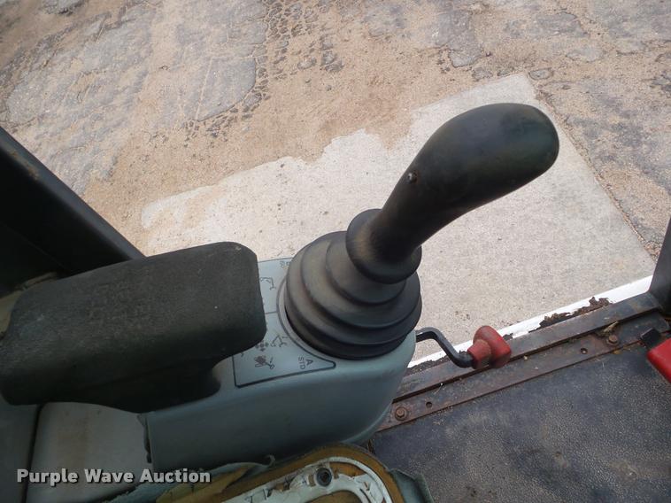 image for item DB3601 2000 Bobcat 331 compact excavator