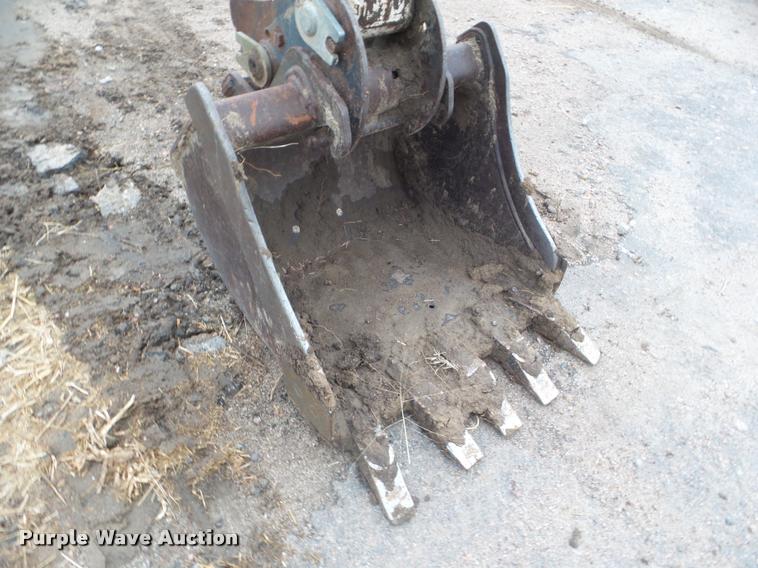 image for item DB3601 2000 Bobcat 331 compact excavator