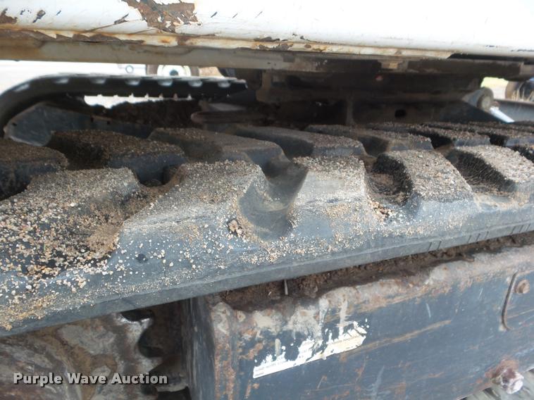 image for item DB3601 2000 Bobcat 331 compact excavator