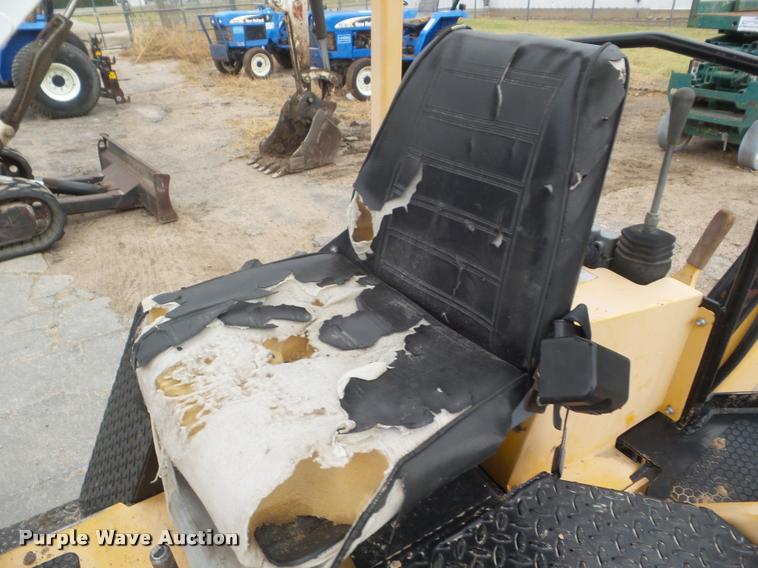 image for item DB3603 2005 Lay-mor LB30 backhoe