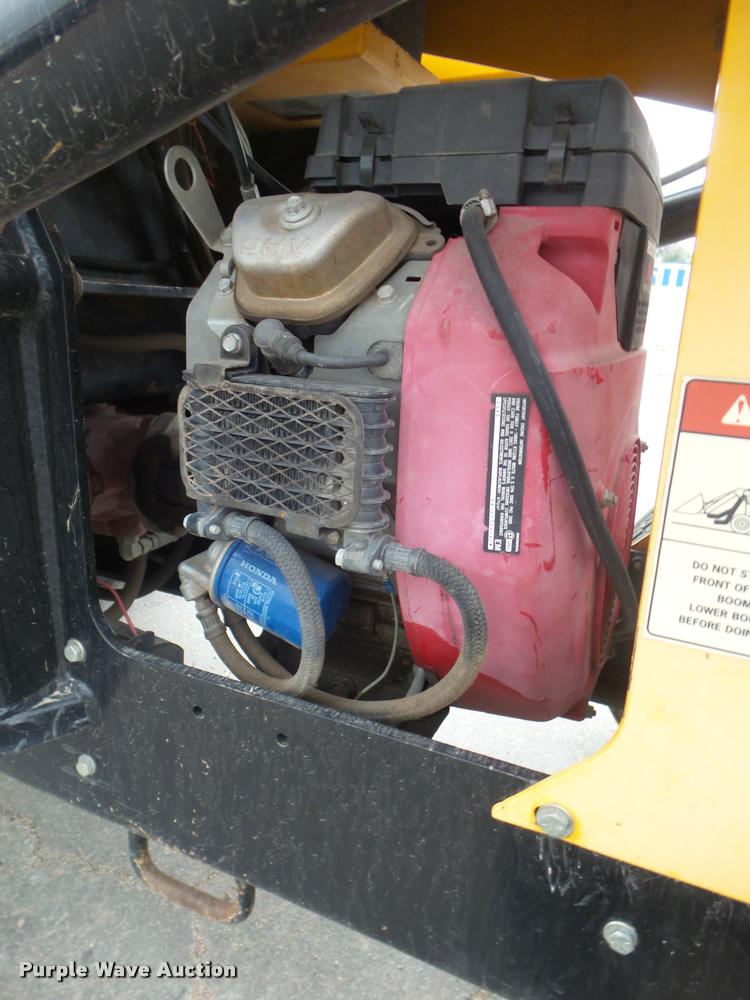 image for item DB3603 2005 Lay-mor LB30 backhoe