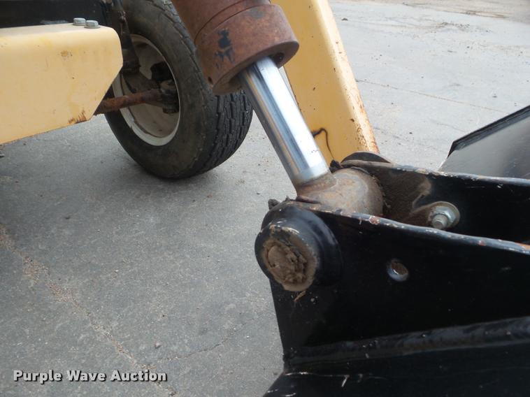 image for item DB3603 2005 Lay-mor LB30 backhoe