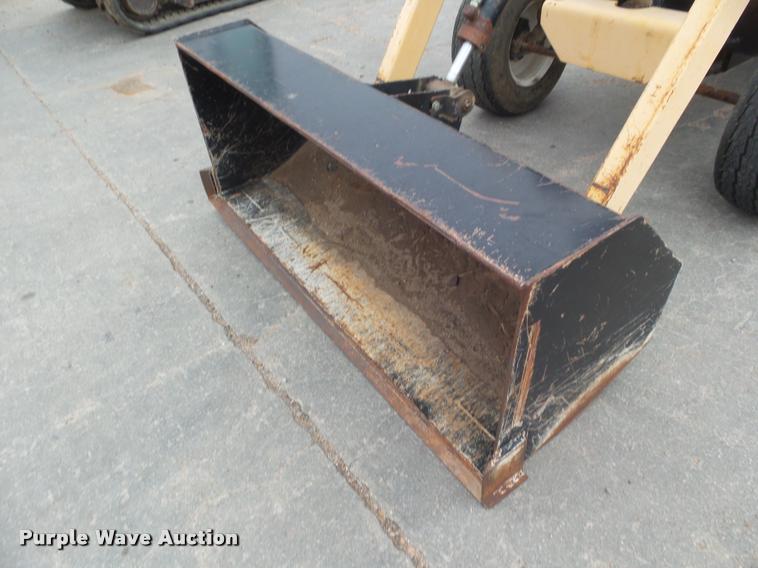 image for item DB3603 2005 Lay-mor LB30 backhoe