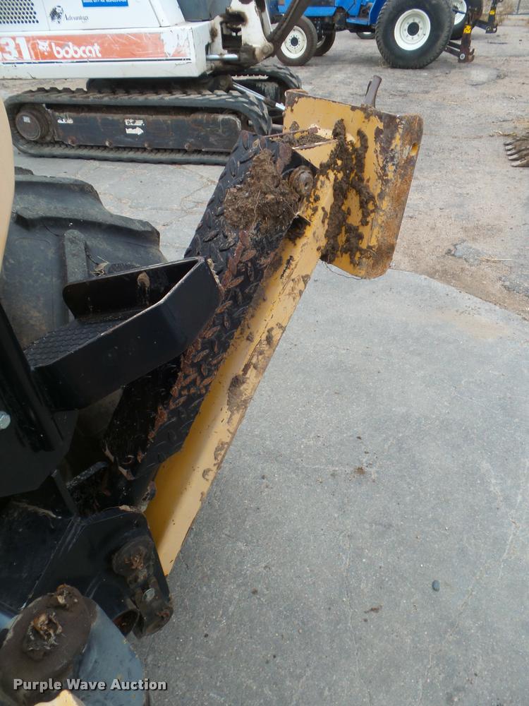 image for item DB3603 2005 Lay-mor LB30 backhoe