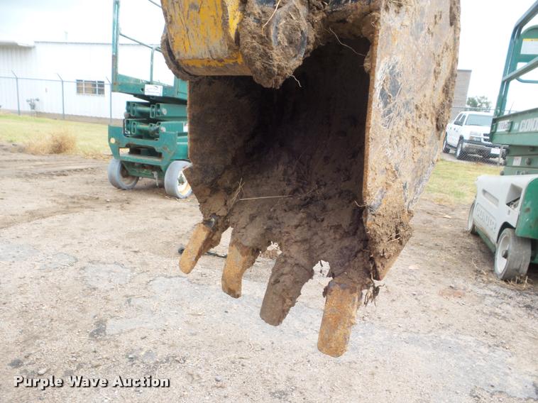 image for item DB3603 2005 Lay-mor LB30 backhoe