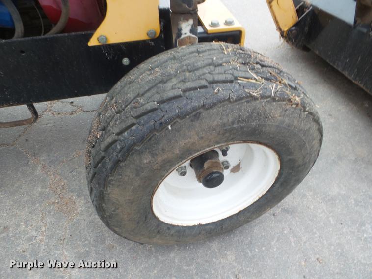 image for item DB3603 2005 Lay-mor LB30 backhoe