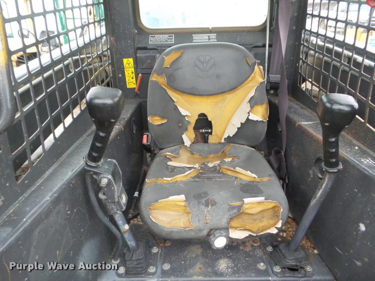 image for item DB3605 2006 New Holland LS160 skid steer