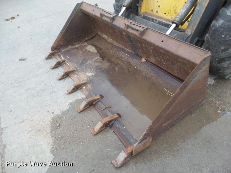 image for item DB3605 2006 New Holland LS160 skid steer