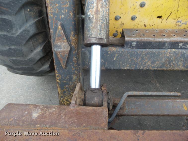 image for item DB3605 2006 New Holland LS160 skid steer