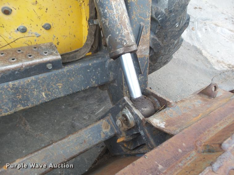 image for item DB3605 2006 New Holland LS160 skid steer